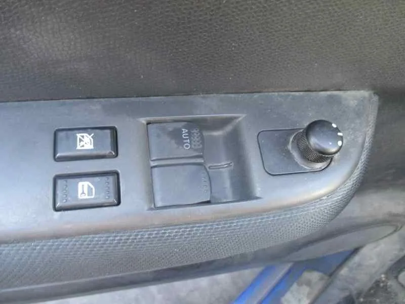 SUZUKI SWIFT BERLINA (MZ) '2005 1.3 16V CAT AZUL
