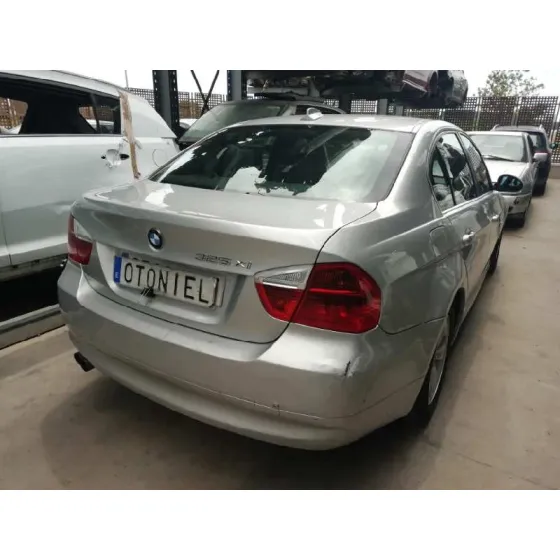 BMW SERIE 3 BERLINA (E90) '2007 325XI GRIS