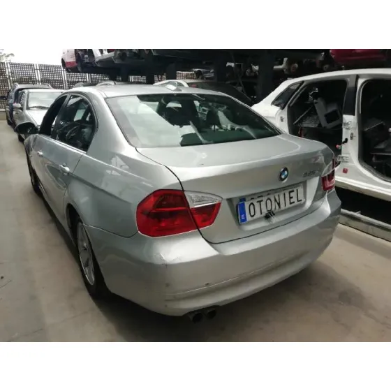 BMW SERIE 3 BERLINA (E90) '2007 325XI GRIS
