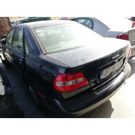 VOLVO S40 BERLINA '2002 1.6 NEGRO