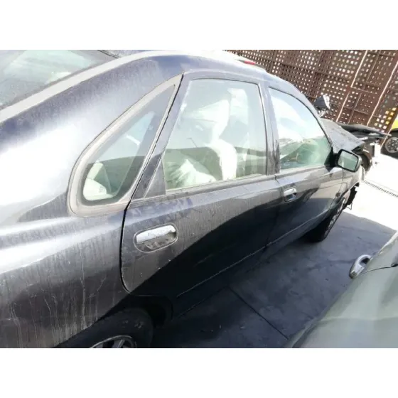 VOLVO S40 BERLINA '2002 1.6 NEGRO