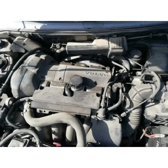 VOLVO S40 BERLINA '2002 1.6 NEGRO