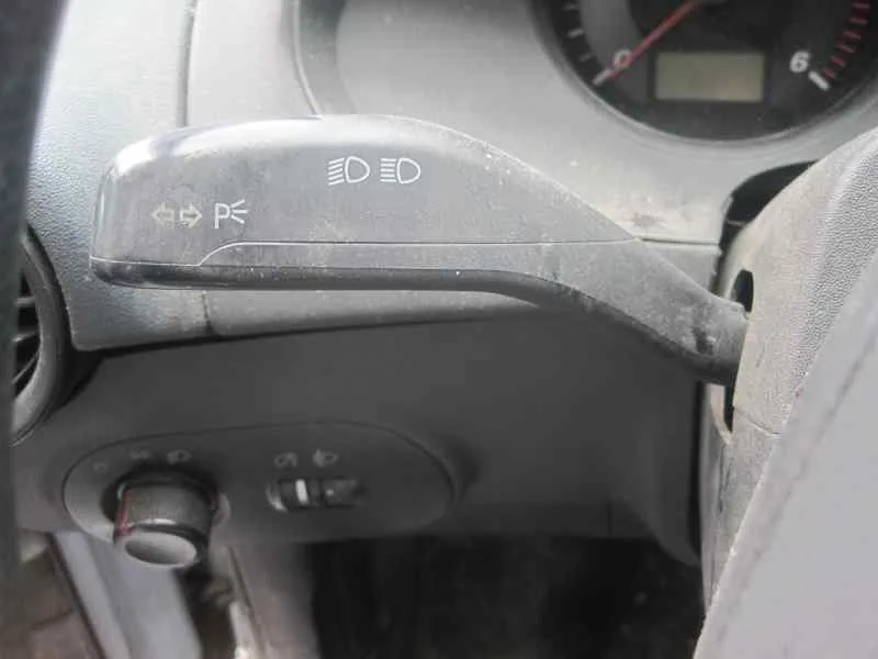 SEAT IBIZA (6L1) SEAT IBIZA (6L1) '2003 COOL AZUL 2004
