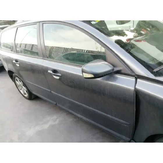 VOLVO V50 FAMILIAR '2006 1.8 MOMENTUM NEGRO