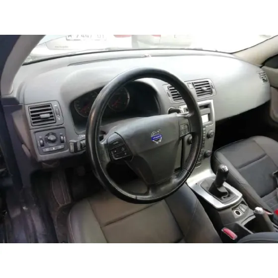 VOLVO V50 FAMILIAR '2006 1.8 MOMENTUM NEGRO
