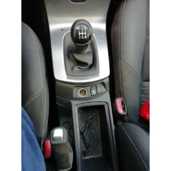 VOLVO V50 FAMILIAR '2006 1.8 MOMENTUM NEGRO