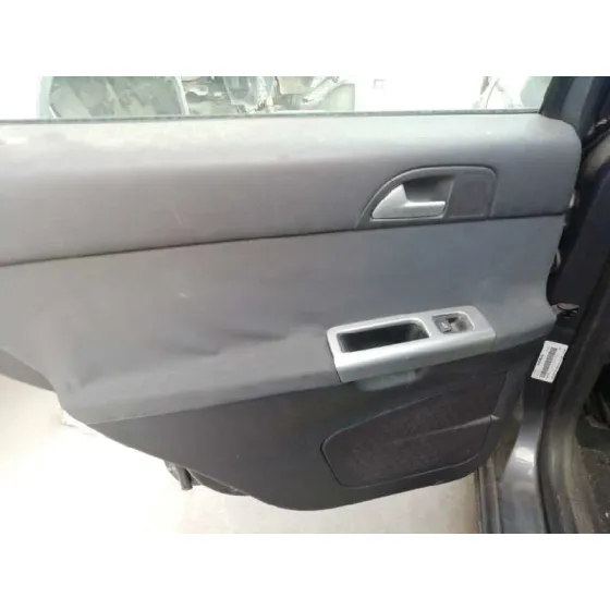 VOLVO V50 FAMILIAR '2006 1.8 MOMENTUM NEGRO