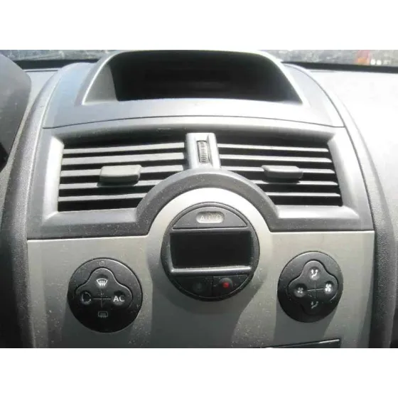 RENAULT MEGANE II BERLINA 5P '2003 * BLANCO