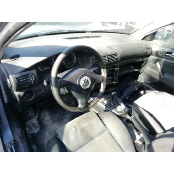 VOLKSWAGEN PASSAT BERLINA (3B3) '2002 1.9 TDI GRIS