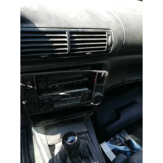 VOLKSWAGEN PASSAT BERLINA (3B3) '2002 1.9 TDI GRIS