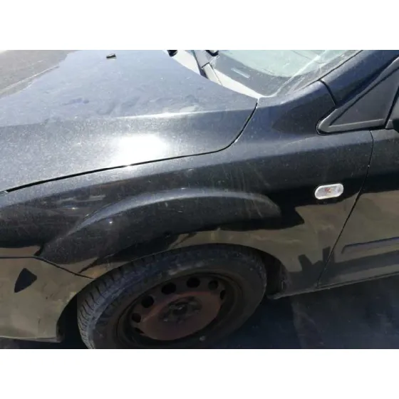 FORD FOCUS BERLINA (CAP) '2006 1.6 16V CAT NEGRO