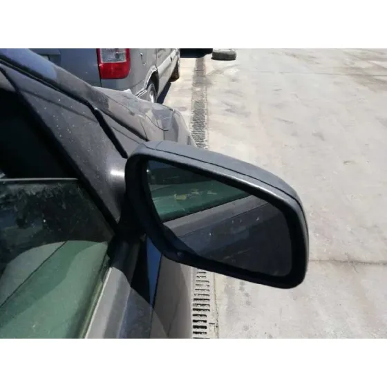 FORD FOCUS BERLINA (CAP) '2006 1.6 16V CAT NEGRO