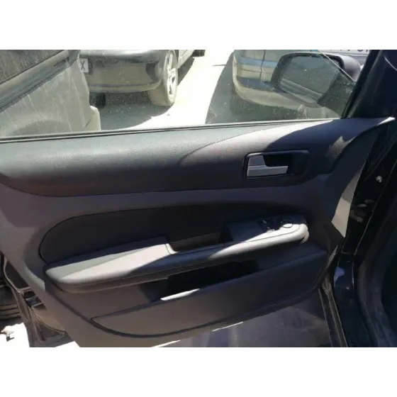 FORD FOCUS BERLINA (CAP) '2006 1.6 16V CAT NEGRO