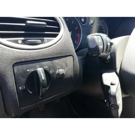 FORD FOCUS BERLINA (CAP) '2006 1.6 16V CAT NEGRO