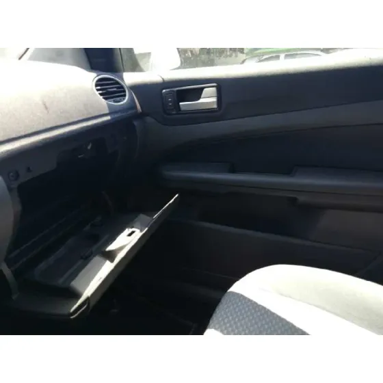FORD FOCUS BERLINA (CAP) '2006 1.6 16V CAT NEGRO