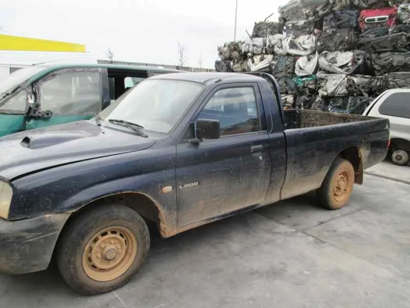 MITSUBISHI L 200 (K6/7) '2006 2500 TD MAGNUM CLUB CAB (2-PTAS.) AZUL MARINO
