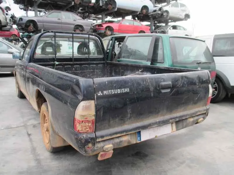 MITSUBISHI L 200 (K6/7) '2006 2500 TD MAGNUM CLUB CAB (2-PTAS.) AZUL MARINO
