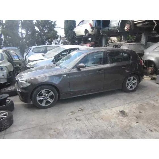 BMW SERIE 1 BERLINA (E81/E87) '2006 118D GRIS CENIZA