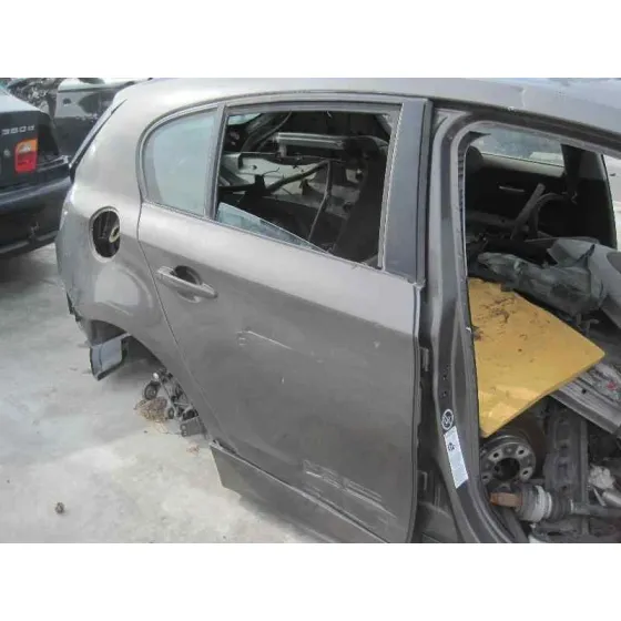 BMW SERIE 1 BERLINA (E81/E87) '2006 118D GRIS CENIZA