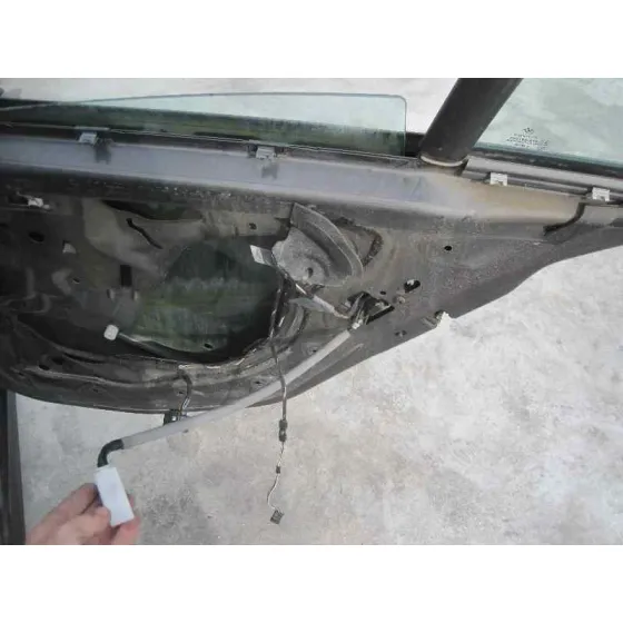 BMW SERIE 1 BERLINA (E81/E87) '2006 118D GRIS CENIZA