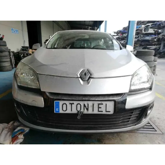 RENAULT MEGANE III BERLINA 5 P '2012 DYNAMIQUE GRIS PLATA