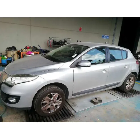 RENAULT MEGANE III BERLINA 5 P '2012 DYNAMIQUE GRIS PLATA