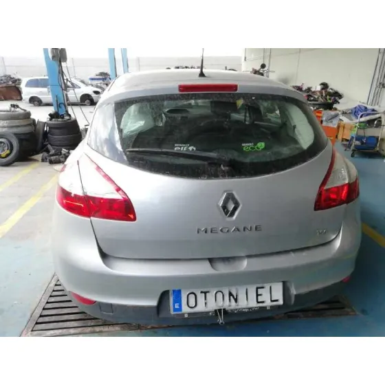 RENAULT MEGANE III BERLINA 5 P '2012 DYNAMIQUE GRIS PLATA