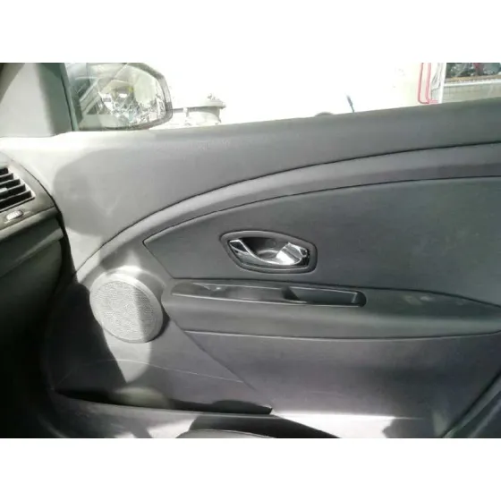 RENAULT MEGANE III BERLINA 5 P '2012 DYNAMIQUE GRIS PLATA