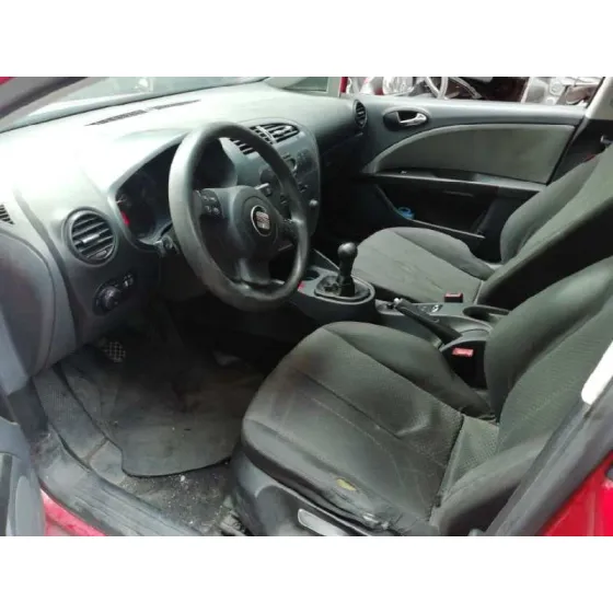 SEAT LEON (1P1) '2005 1.9 TDI ROJO