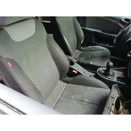 SEAT LEON (1P1) '2005 1.9 TDI ROJO