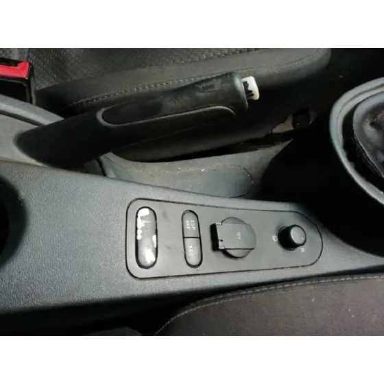 SEAT LEON (1P1) '2005 1.9 TDI ROJO