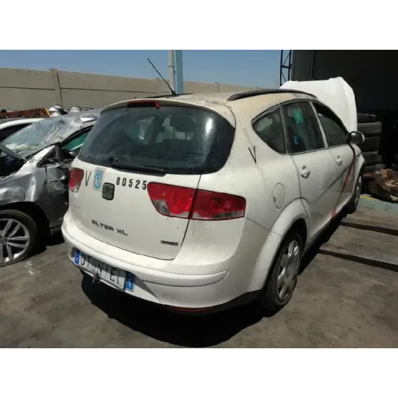 SEAT ALTEA XL (5P5) '2015 REFERENCE BLANCO