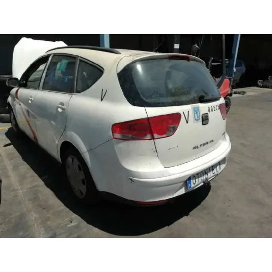 SEAT ALTEA XL (5P5) '2015 REFERENCE BLANCO