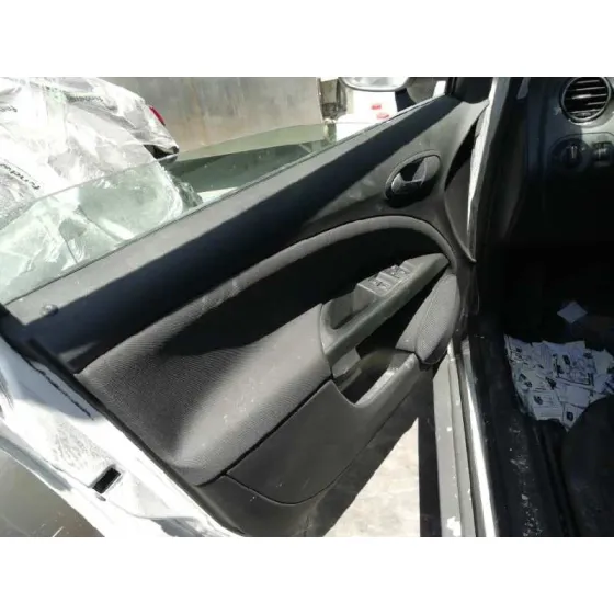 SEAT ALTEA XL (5P5) '2015 REFERENCE BLANCO