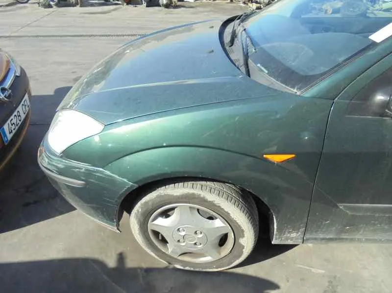 FORD FOCUS BERLINA (CAK) '2004 AMBIENTE VERDE