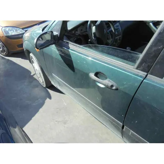 FORD FOCUS BERLINA (CAK) '2004 AMBIENTE VERDE