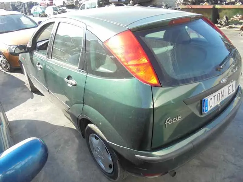 FORD FOCUS BERLINA (CAK) '2004 AMBIENTE VERDE
