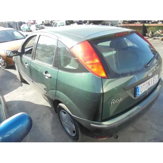 FORD FOCUS BERLINA (CAK) '2004 AMBIENTE VERDE