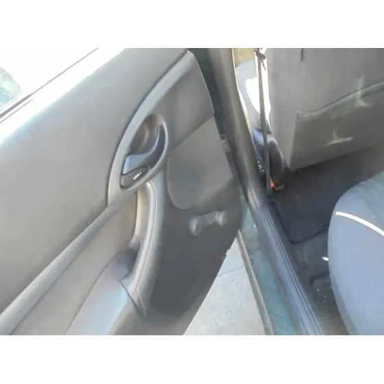 FORD FOCUS BERLINA (CAK) '2004 AMBIENTE VERDE