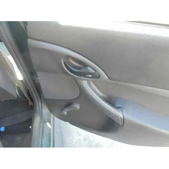 FORD FOCUS BERLINA (CAK) '2004 AMBIENTE VERDE