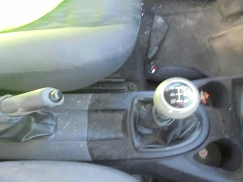 FORD FOCUS BERLINA (CAK) '2004 AMBIENTE VERDE