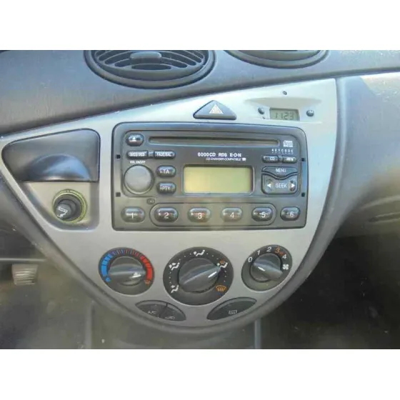 FORD FOCUS BERLINA (CAK) '2004 AMBIENTE VERDE