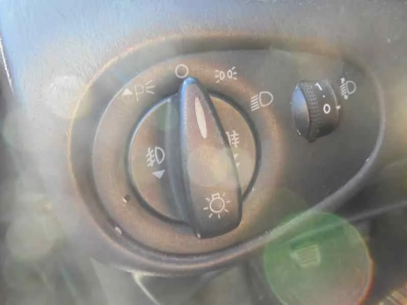 FORD FOCUS BERLINA (CAK) '2004 AMBIENTE VERDE