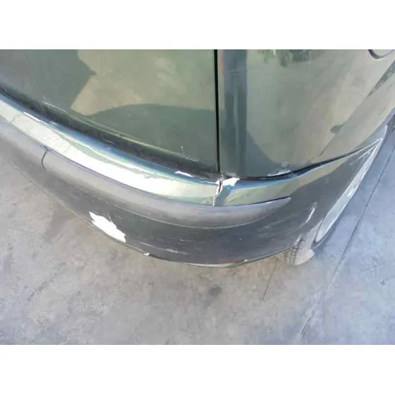 FORD FOCUS BERLINA (CAK) '2004 AMBIENTE VERDE