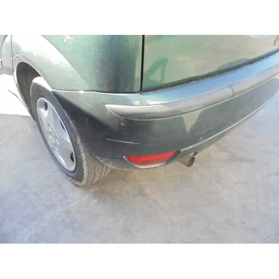 FORD FOCUS BERLINA (CAK) '2004 AMBIENTE VERDE