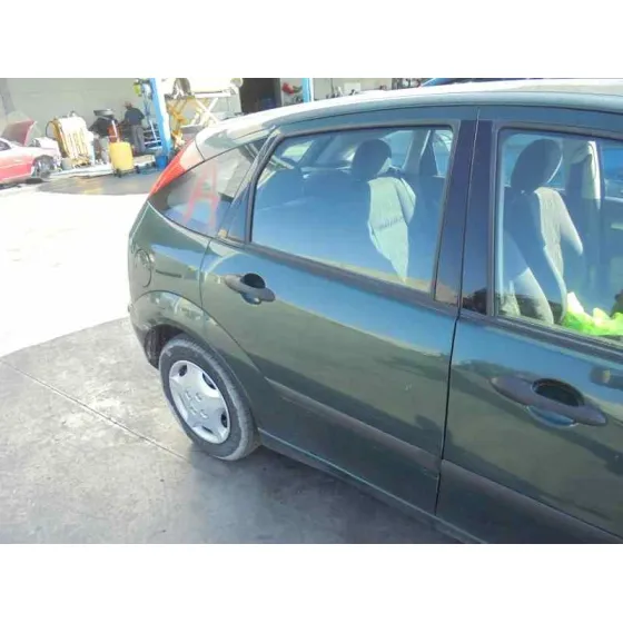 FORD FOCUS BERLINA (CAK) '2004 AMBIENTE VERDE