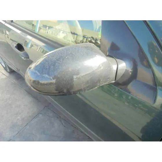FORD FOCUS BERLINA (CAK) '2004 AMBIENTE VERDE