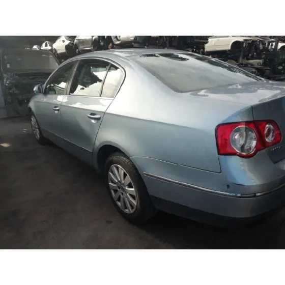 VOLKSWAGEN PASSAT BERLINA (3C2) '2006 ADVANCE GRIS