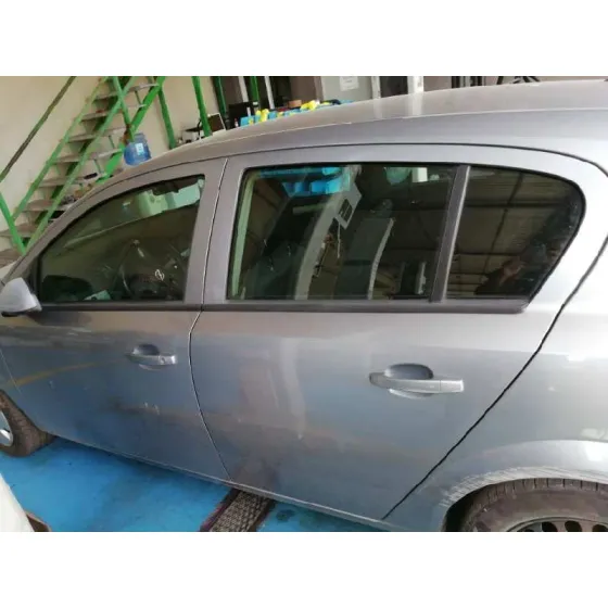 OPEL ASTRA H BERLINA '2004 COSMO GRIS PLATA