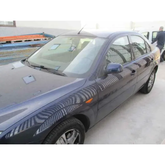 FORD MONDEO BERLINA (GE) '2002 AMBIENTE AZUL